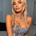 Pia Mia Instagram – soft glam for filming today 🖤🎥 been super into simple braids lately and we found my favorite nude lip combo 🌹 Los Angeles, California