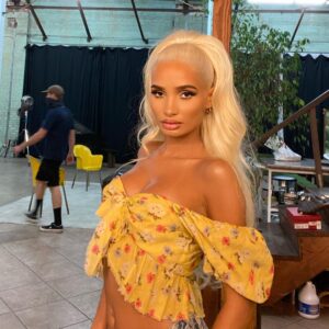 Pia Mia Instagram - Music video sweet glam for “Cuddled Up”💫