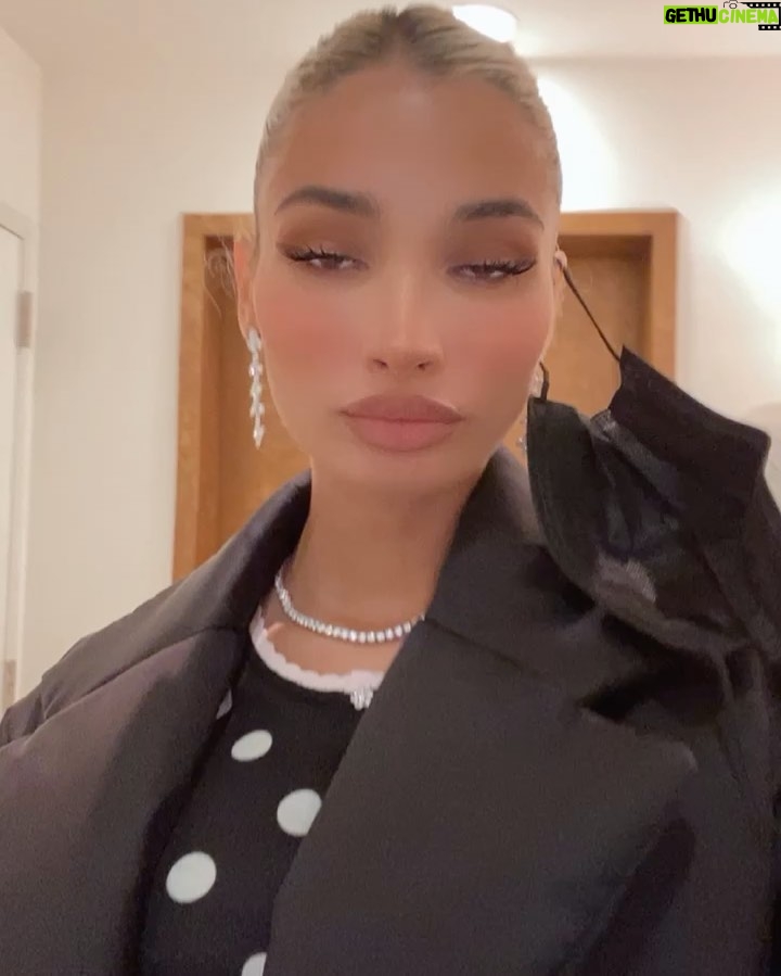 Pia Mia - 59.2K Likes - here’s a piece of my night