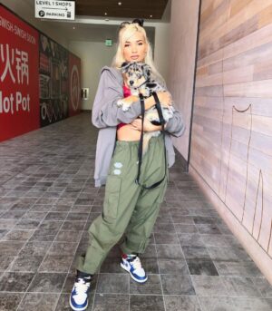 Pia Mia Instagram - happy times with blue willow