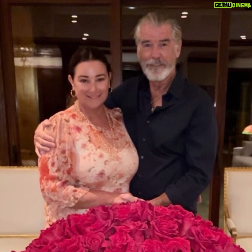 Pierce Brosnan Instagram - Sixty roses for my brown eyed girl on her 60th birthday. Forever happy and blessed was I to be sitting there when you walked around the corner early one morning in Cabo San Lucas @keelyshayebrosnan 🌹