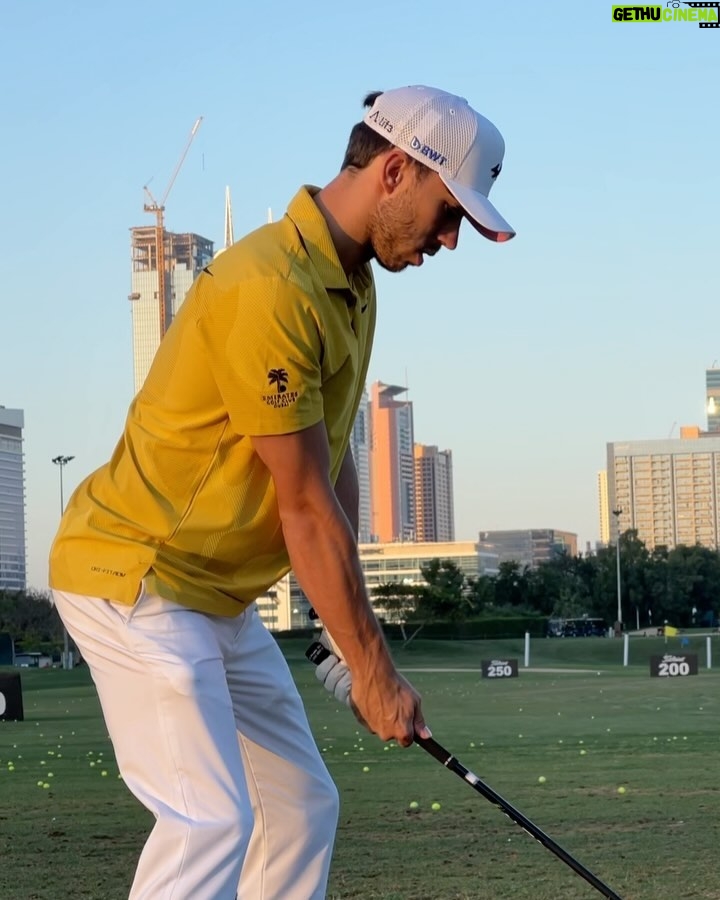 Pierre Gasly Instagram - 🧘♂️🔋⛳️🏌️♂️ Dubai, United Arab Emirates