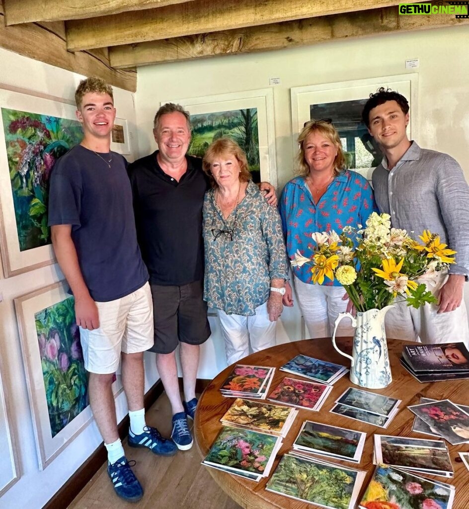 Piers Morgan Instagram - On the hottest day of the year, meet the hottest artist in Sussex. 🔥🔥. Very proud of my fabulously talented mother on her participation in this year’s brilliant @artwavefestival - if you’re in the area, get along to Laughton Park Farm to see some great art. Laughton, East Sussex