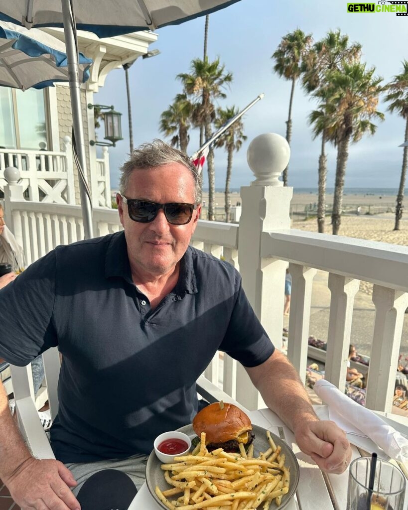 Piers Morgan Instagram - Everyone else in LA seems to be on Ozempic. I’m on wagyu beef burgers and truffle fries. Shutters on the Beach