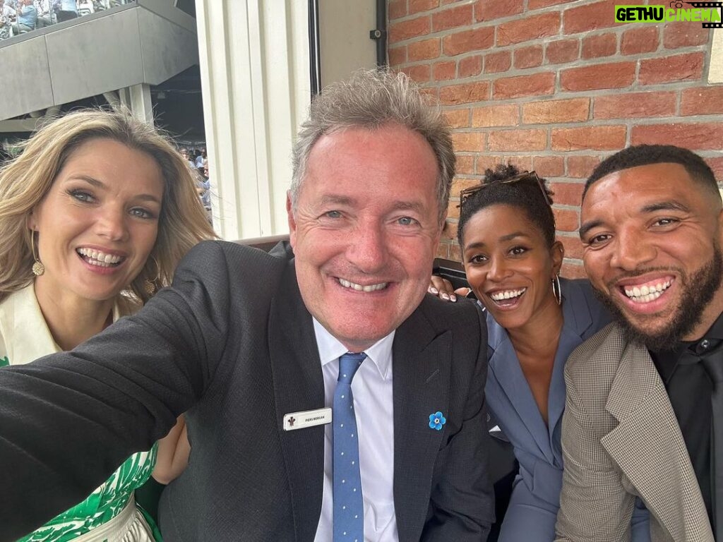 Piers Morgan Instagram - The smiles tell the story.. they all agree with me about absolutely everything.. Oval Cricket Ground