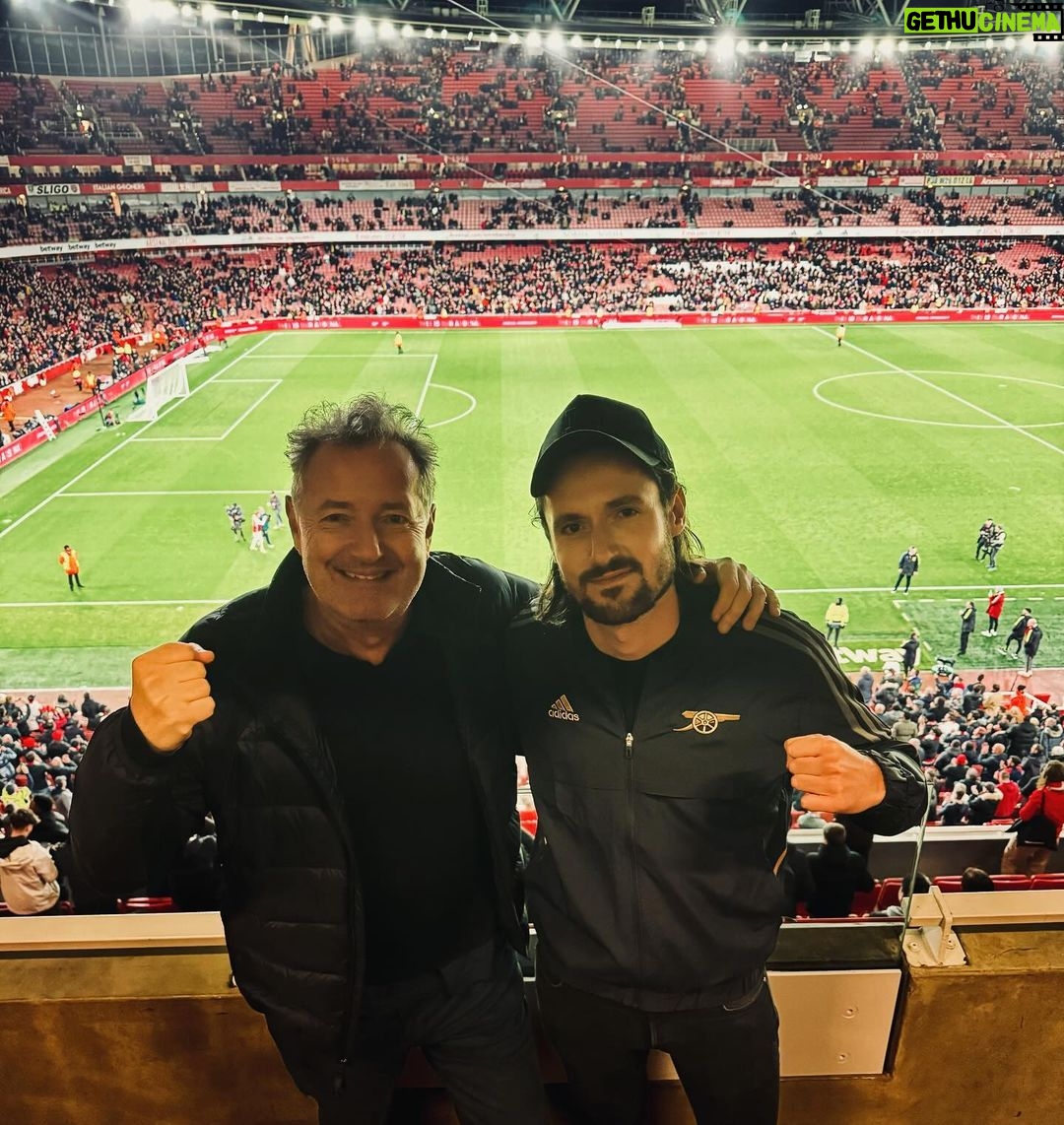 Piers Morgan Instagram - Oh Arsenal, we love you… ❤️.. what a win! Emirates Stadium