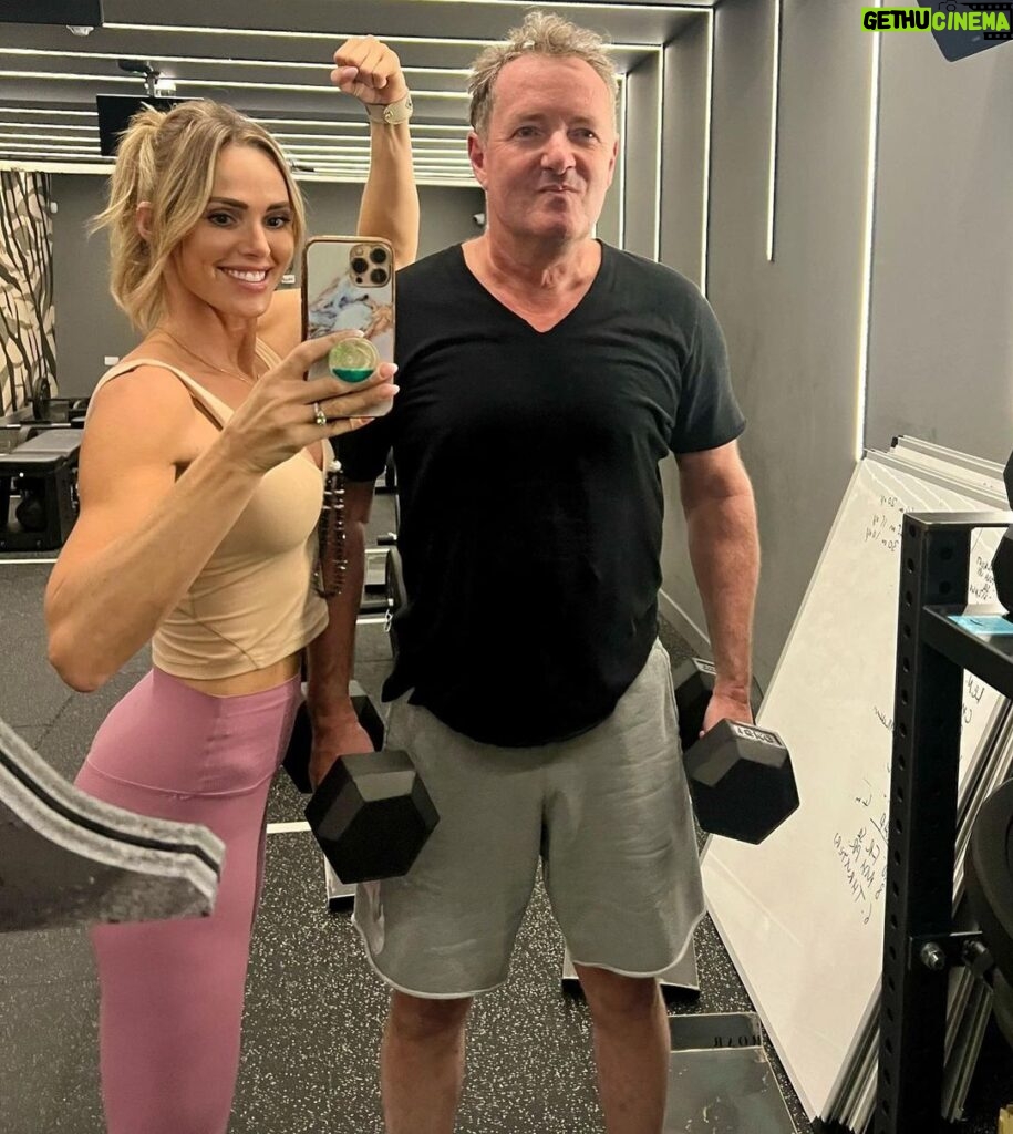 Piers Morgan Instagram - Have you ever seen a personal trainer more ecstatically thrilled at their client’s Olympian-level progress? 💪 Roar Classes