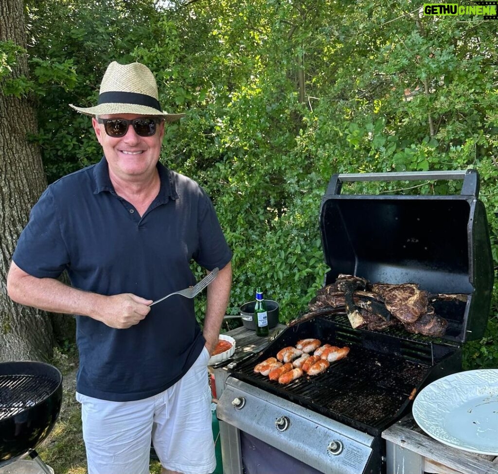 Piers Morgan Instagram - Master BBQ chef. 🔥🔥 Newick