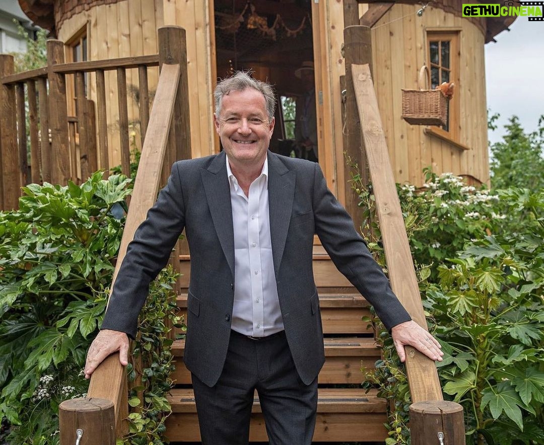 Piers Morgan Instagram - Such a treat being able to take my parents to the Chelsea Flower Show, especially in such glorious weather. The gardens were superb, many congrats to all the exhibitors and to all supported charities. Thanks also to @thenewtinsomerset for wonderful hospitality - much appreciated. PS The first pic of me and my Mum and Dad is by the great @richardyounggallery - one of the world’s best and most legendary photographers. Go check out his gallery. RHS Chelsea Flower Show, Royal Hospital Grounds, Chelsea