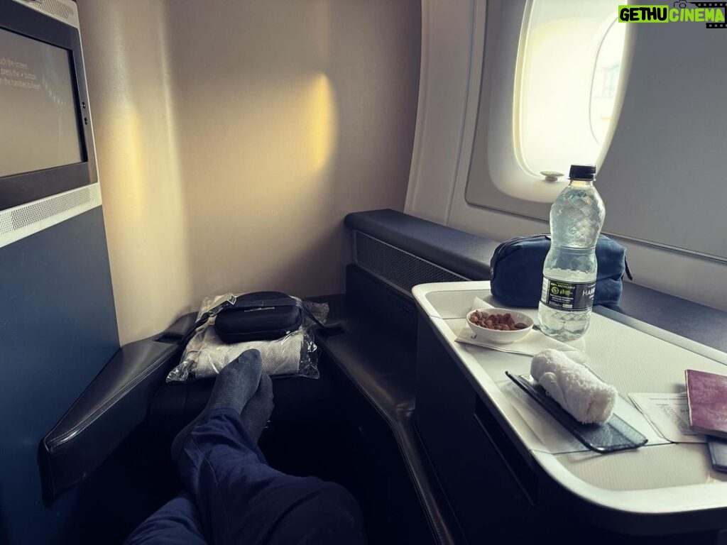 Piers Morgan Instagram - Take me to sunshine… #LA ☀️ London Heathrow T 5