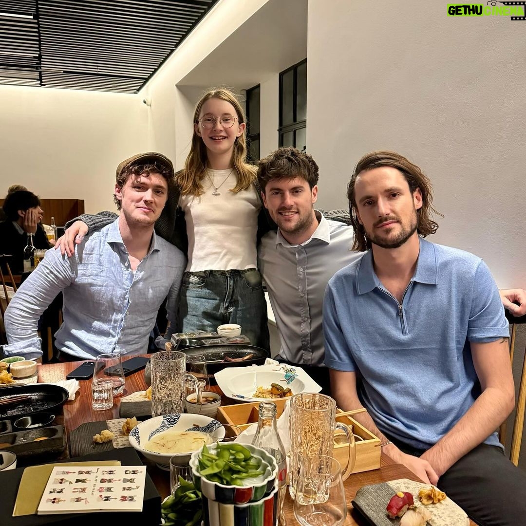 Piers Morgan Instagram - Birthday girl and her brodyguards.