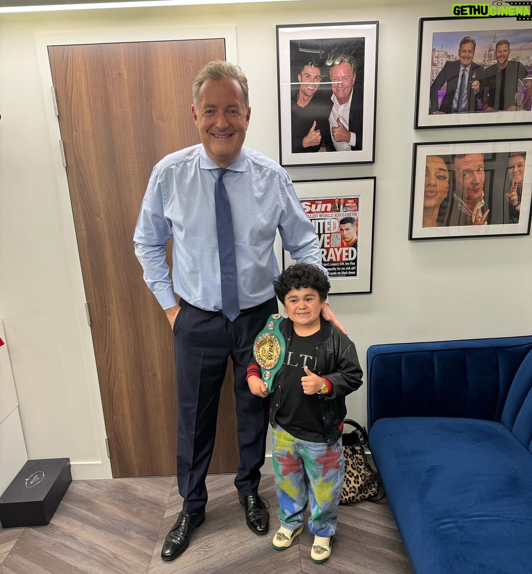 Piers Morgan - 22K Likes - Great to meet this Instagram legend in my dressing room tonight. Enjoyed our chat @abdu_rozik !