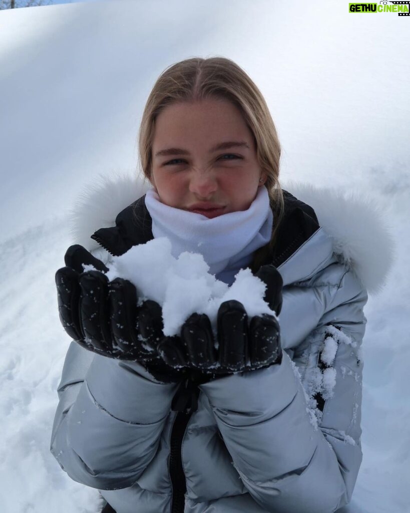 Pietra Quintela Instagram - você quer brincar na neve? ☃️ ( feeling like Elsa ) Park City, Utah