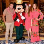 Pietra Quintela Instagram - Christmas + Disney = ✨♥️🎄⭐️🫶🏻💌 @disneycruiseline #DisneyCruiseLine #disneydream Disney Dream