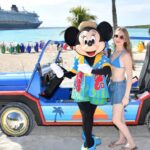 Pietra Quintela Instagram - Um dia na ilha privada da Disney: Castaway Cay 🌊 Segunda parada do @disneycruiseline , que lugar surreal! 💙 #DisneyDream #DisneyCruiseLine Disney's Castaway Cay