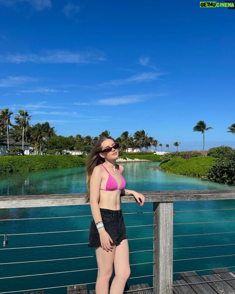 Pietra Quintela Instagram - Hey Bahamas 🇧🇸 Primeira parada do @disneycruiseline 👙🌊 #disneydream Atlantis Paradise Island Bahamas