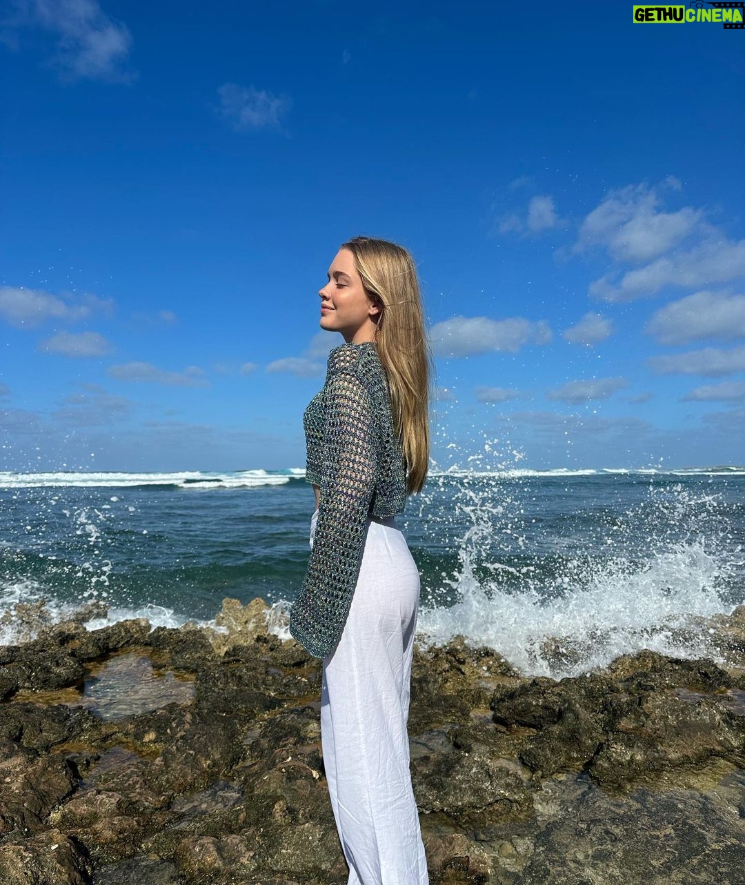 Pietra Quintela Instagram - welcome to Hawaii… ✨🐬🩵🇺🇸🦋 ( o que querem ver por aqui? )