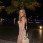 Pietra Quintela Instagram - Season 24’ Feliz ano novo, que seja incrível! 🤍✨🥂 #2024 Trancoso, Bahia, Brazil
