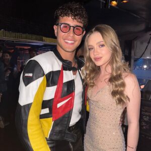 Pietra Quintela Instagram - Foi incrível receber esse prêmio de SHIPP DO ANO ao lado do perfeito @theomedon 💙 Muuuuito obrigada a todos os fãs que votaram e ao @premiojovem pela noite maravilhosa! ✨