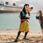 Pietra Quintela Instagram - #tb desse momento que fez minha criança interior surtar!!!! 🥹 Saudades do @disneycruiseline , foi muuuito especial ♥️✨
