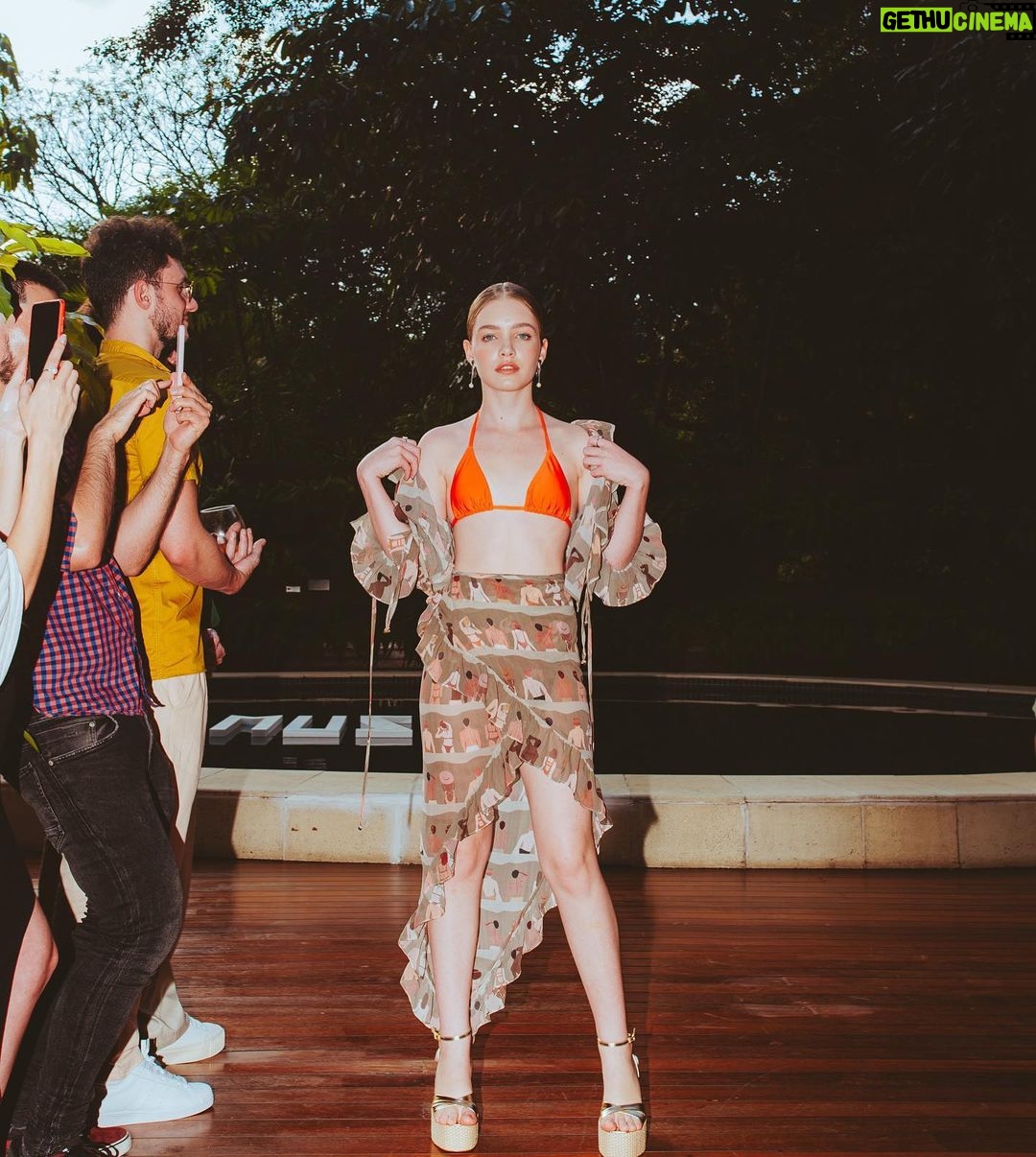 Pietra Quintela Instagram - Um pouquinho do desfile e backstage do @amirslama 🧡 Obrigada pelo convite Amir, foi lindo!!! 👏🏻 São Paulo, Brazil