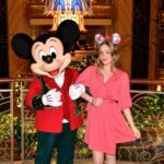 Pietra Quintela Instagram - Christmas + Disney = ✨♥️🎄⭐️🫶🏻💌 @disneycruiseline #DisneyCruiseLine #disneydream Disney Dream