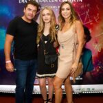 Pietra Quintela Instagram - Pré estreia de EMPIRION - @empirionfilme Dia muito especial, com pessoas muito especiais! Espero todo mundo dia 29 nos cinemas, para os amantes de ficção científica ♥️🎬🧪 Dress: @patbo_brasil Make&Hair: @murilomauricio @casaconceitoeldorado