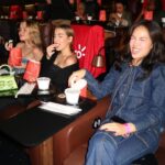 Pietra Quintela Instagram - Prestigiando o cinema nacional - 🎞️🇧🇷 @apaixonadaofilme & companhia <3 🍿