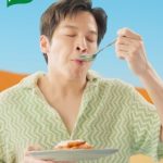 Pimchanok Luevisadpaibul Instagram - 💚 @knorr_thailand 💚 กะเพราที่ว่าแซ่บฟินแล้ว ยิ่งได้กินคู่แกงจืดทำจากคนอร์ ยิ่งฟินขึ้นไปอีก คู่นี้แหละลงตัวเข้ากั๊นเข้ากันไม่เหมือนใคร เหมือนคู่มาร์ชใบเฟิร์น ที่มีแต่ความลงตัว อยู่ด้วยกันฟินสุดๆ…. ขอแนะนำ เมนูของมาร์ช “แกงจืด” คู่ “กะเพรา” คู่นี้…ต้องลอง! แกงจืดทำง่ายๆด้วย คนอร์ซุปก้อนรสหมู ทำจากกระดูกหมูเล้งแท้ ผสานเครื่องเทศสุดกลมกล่อม ไม่ว่าจะเมนูโปรดจานไหน ก็ฟินได้อีก แค่มีซุปชามโปรดทำจากซุปก้อนคนอร์ คิดถึงชามซุป คิดถึงคนอร์ #คนอร์คู่ซุปคู่จานโปรด #จับคู่ชีวิตอร่อยขึ้น #มาร์ชคู่ใบ