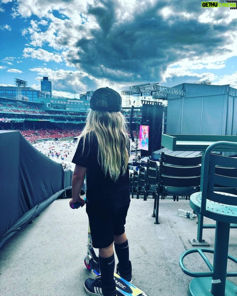 Pink Instagram - HUMBLE BRAG SLASH APPRECIATION POST… @fenwaypark to be here with my baby boy, and all of my touring family crew, to have the honor to play not one but two nights at Fenway Park in this beautiful city….. and to find out we broke attendance records both nights (most in history?!?!) and to look out into the crowd of beautiful humans from 8-80 years old. I keep trying to figure out how this is all happening? I am so beyond grateful that we get to have this experience- and that we get to come together and laugh and cry and feel every feeling together. It is a full body experience and I am blown away. I am never not grateful ❤️let’s spread some joy 🤩