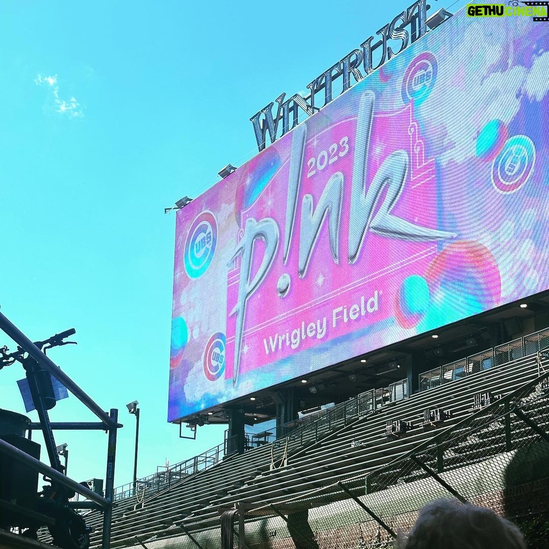 Pink Instagram - Love letter to Chicago ♥️🥰♥️ #wrigleyfield #beautifulnight #grateful #summercarnivaltour