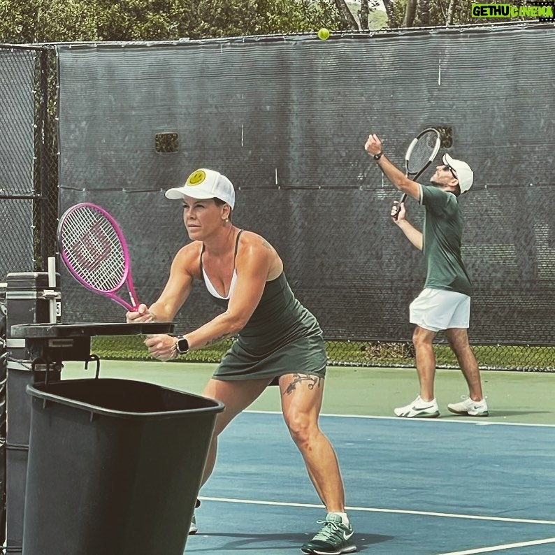 Pink Instagram - She yolked #tennistournament🎾 #won4outof5 #viciousbitches