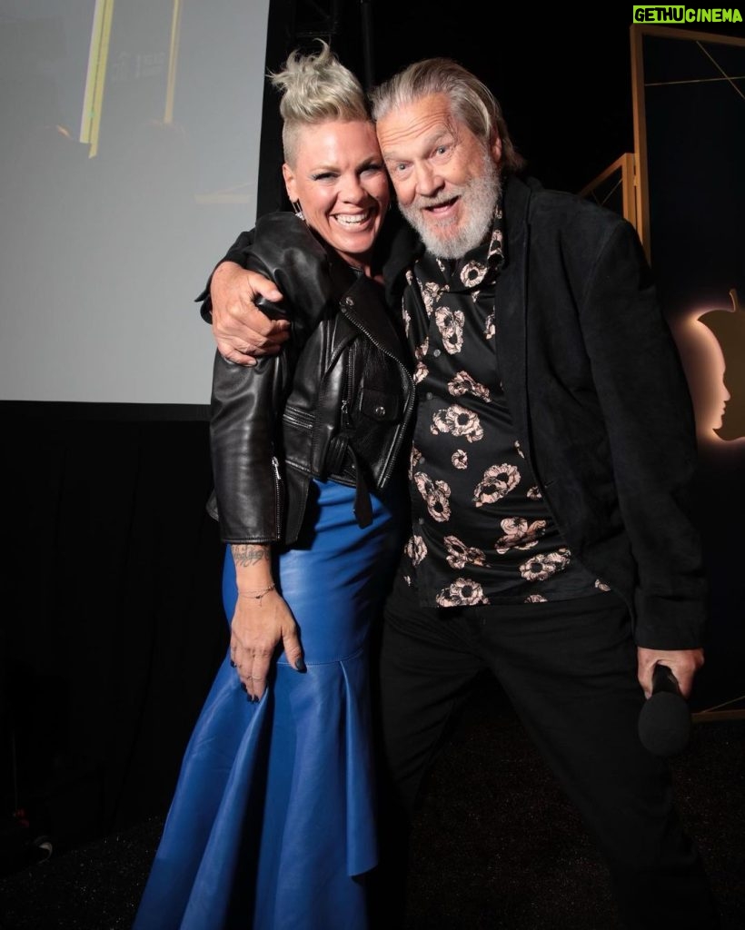 Pink Instagram - Last night was pure magic. I was honored to receive the National Champion Award from No Kid Hungry along side @alicelouisewaters @chefsherryyard and @williamssonoma … and my friend @thejeffbridges. Got to sing and raise much needed funds to end childhood hunger in this country. 1 in 8 kids in America lives with hunger. Join me and get involved so we can make No Kid Hungry a reality. @nokidhungry 📷 Tyler Curtis/ABImages