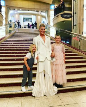 Pink Instagram - How could I be anything but grateful? For my team, my friends, my kids, (the absolute dream dates)my fellow performers, for PAT BENATAR AND NEIL GIRALDO, KELLY CLARKSON, IHEART AND ALL MY FRIENDS AROUND THE WORLD for the decades of love and memories. We’re just getting started y’all. ALL LOVE. ALL GRATITUDE, and ALL FEMALE BADASSERY ALL AROUND. @iheartrawards @iheartradio @kellyclarkson @benatargiraldo ♥️♥️♥️♥️♥️♥️♥️♥️♥️