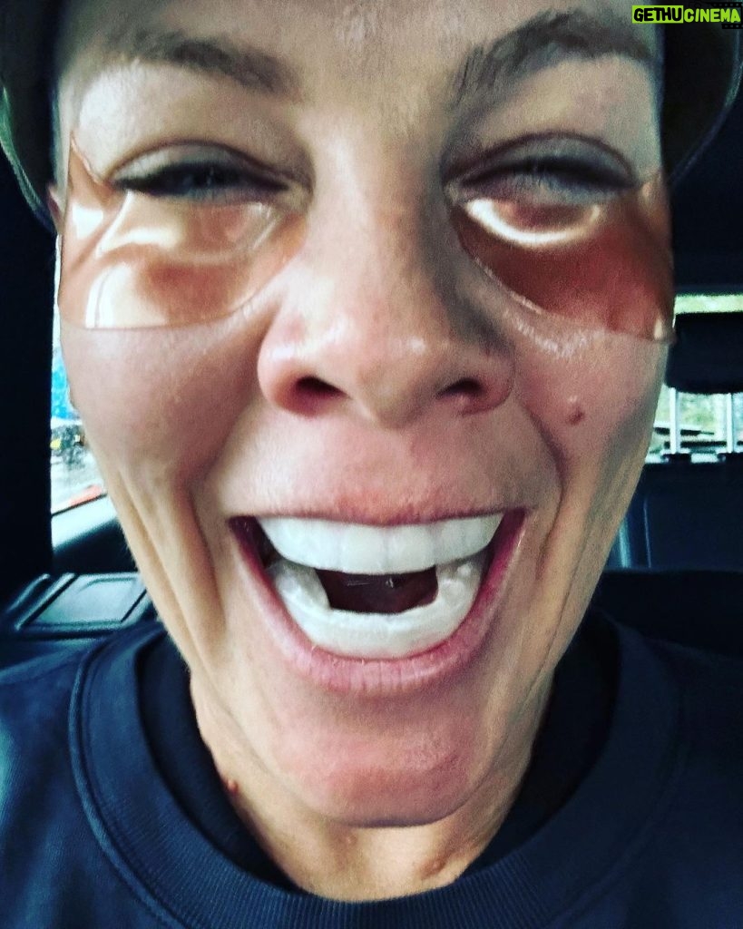 Pink Instagram - Hi everyone! It’s really important to me that you think I’m pretty 😍 and feminine 😍my whole life and career depends on it…… so here ya go! Self care Friday let’s goooooo