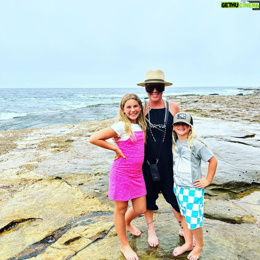 Pink Instagram - Bondi Beach it’s been too long!!!!!!! Bills was delicious, too. ❤️Soooooooo happy to be back on this side of the world! Thank you beautiful Australia for being our home away from home. Kids are stoked 🤘🏽🤘🏽🤘🏽🤘🏽