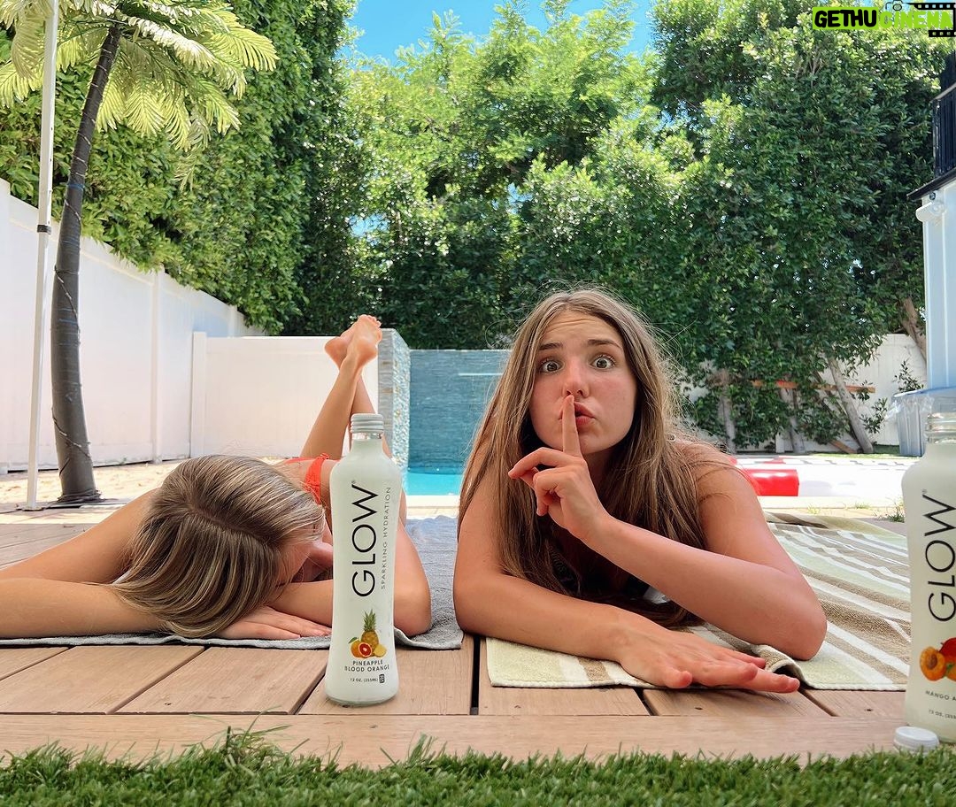 Piper Rockelle Instagram - 2 Glows are better than 1 ✨ @drinkglow #drinkglow #glowpartner #glowhydration #letsglow GLOW UP