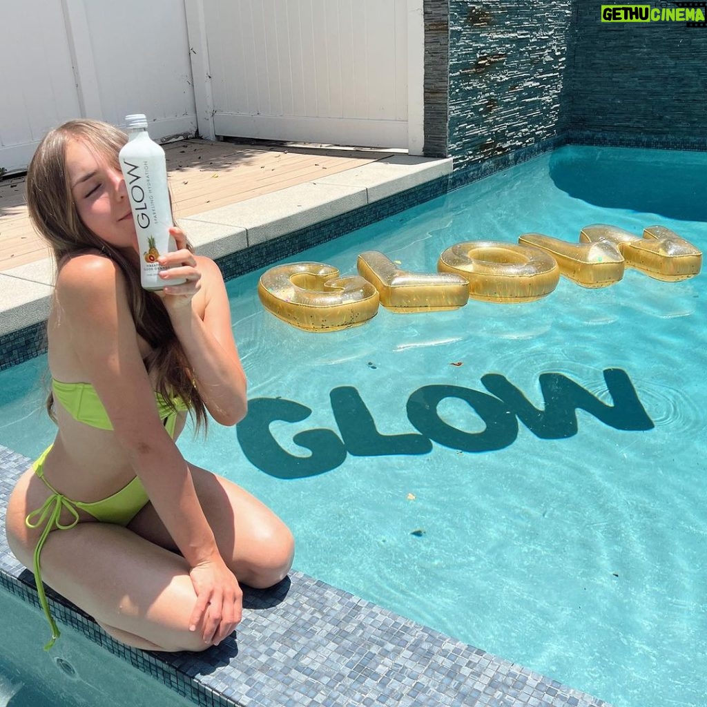 Piper Rockelle Instagram - u glowin’✨ @drinkglow #glowhydration #glowpartner #drinkglow #letsglow Glowin'