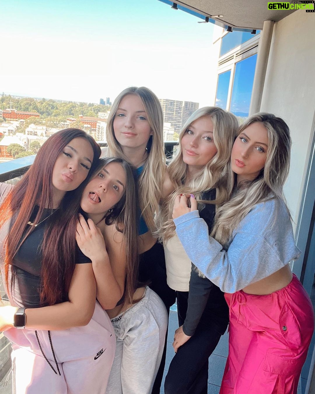 Piper Rockelle Instagram - aussie babes 🪃🐨🦘 @mariamstar1_ @jordynnehahn @emilydobson @annakatedooley <3 <3 <3 <3 <3