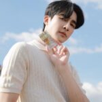 Pirapat Watthanasetsiri Instagram - ถ้าพี่ให้ผมถ่ายงานกลางแดด ผมก็จะถามว่าแดดกี่โมงดีครับ เพราะแดดไหนก็ไม่กลัว ☀️ แค่มี L'Oreal Paris UV Defender Invisible Fluid SPF50+ PA++++ มีแบบซอง ให้พกพาไปได้ง่ายๆ ทุกที่ กันน้ำ กันเหงื่อ กันมลภาวะ แดดกี่โมงก็ว่ามา น้องเค้ากันได้สบายๆ ไปลองเถอะครับ แล้วจะรู้ว่าเอิร์ทไม่ได้พูดเว่อร์ 🤣 #LOrealParisTH #UVDefender #กันแดดล่องหน