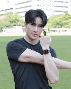 Pirapat Watthanasetsiri Instagram - Stay Active, Stay Healthy ไปกับ Amazfit Active เอิร์ทใส่แล้วเท่มาก เพราะหน้าจอ HD AMOLED Display ขนาด 1.75นิ้ว น้ำหนักเบาใส่สบาย มีตัวช่วยอย่าง Readiness Analysis สามารรถวิเคราะห์สุขภาพทั้งร่างกายและจิตใจ แบตเตอรี่ทนทานยาวนาน14 วัน มาพร้อมกับ AI-powered Training Guidance by Zepp Coach โค้ชส่วนตัวที่จะ เป็นตัวช่วยในการออกกำลังกาย ไม่หมดเท่านี้ ยังสามารถโทรออก-รับสาย ผ่านBluetooth และฟังเพลงโปรดของทุกคนผ่านนาฬิกาได้ เพราะมีลำโพง Build-in ในตัว ราคาเพียง 4,490 บาทเท่านั้น และเตรียมช้อปพร้อมกันวันที่ 1 ธค นี้ ที่ช้อปปี้ พิเศษสุดๆ100 ออเดอร์แรกมีของแถมด้วยนะครับ @Shopee_TH #Amazfit #Active #AmazfitActive #AmazfitOfficialstore