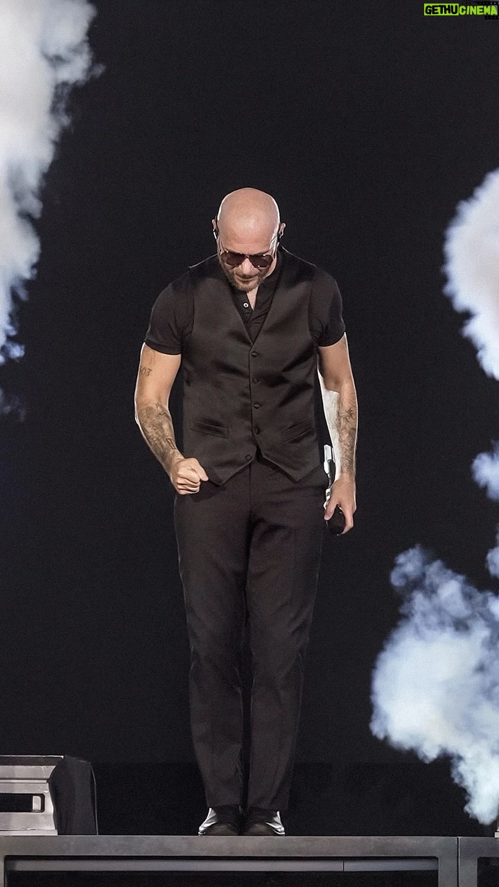 Pitbull Instagram - #TheTrilogyTour starts Oct. 14 with @enriqueiglesias and @ricky_martin! Don't miss it daleeee