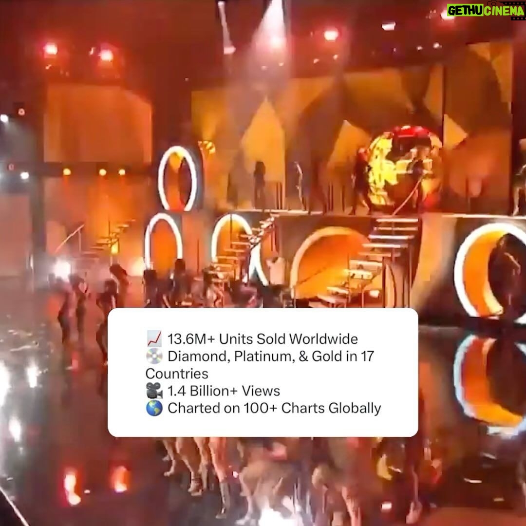 Pitbull Instagram - 10 years since we made history with #Timber. 🔥 @iiswhoiis
