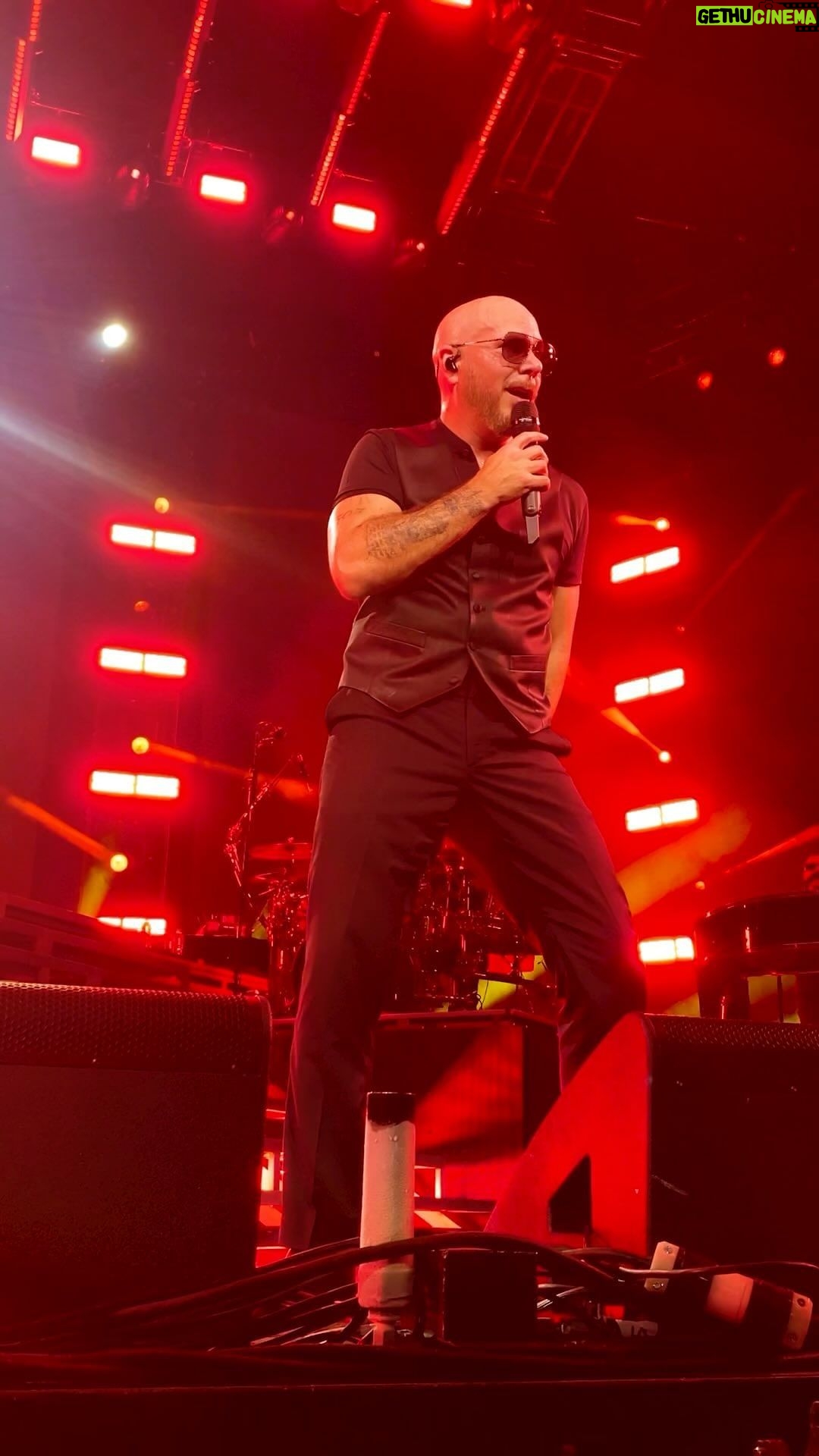 Pitbull - 185.4K Likes - 9 years since #Fireball 🔥 daleeee