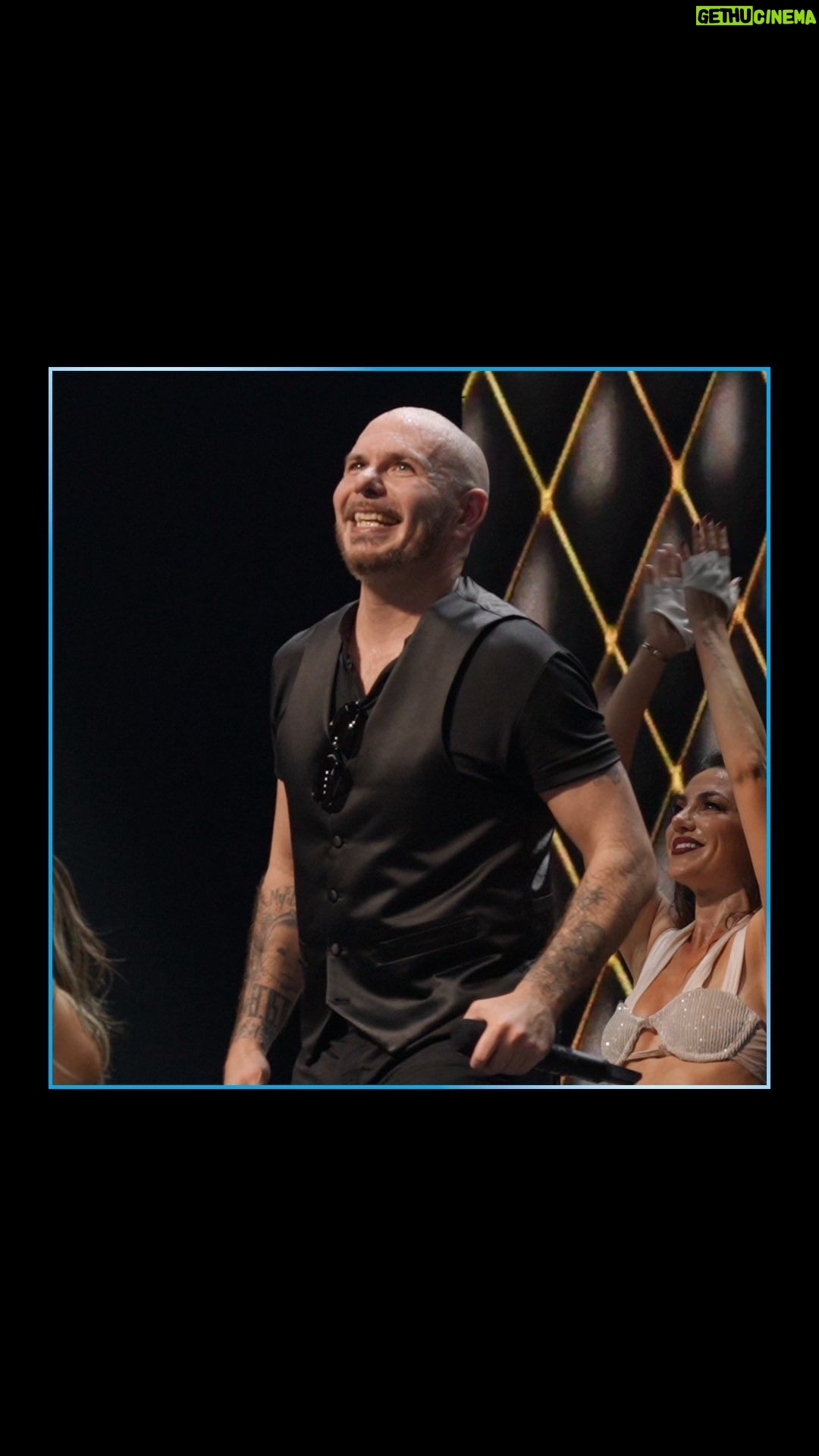 Pitbull Instagram - Thanks to all the fans for the love on the #CantStopUsNowTour daleee