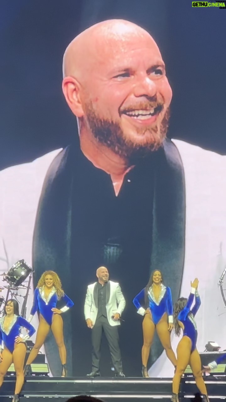 Pitbull - 200.6K Likes - Thank you LA for all the love
Appreciate you @ricky_martin @enriqueiglesias
#TheTrilogyTour