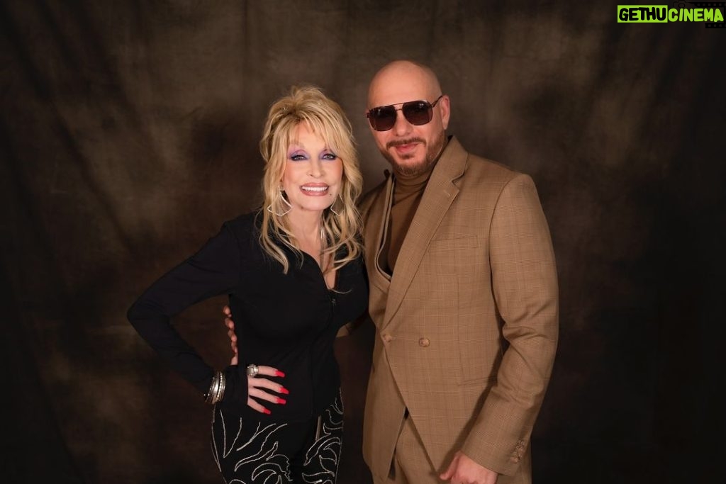 Pitbull Instagram - It’s an honor to be collaborating with one of music’s most powerful women, gracias @dollyparton! Dale!