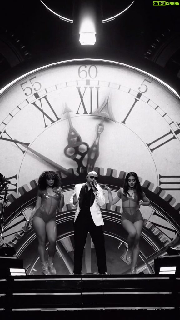 Pitbull Instagram - Grab your @voli305vodka and toast to the time of our lives daleeee #thetrilogytour