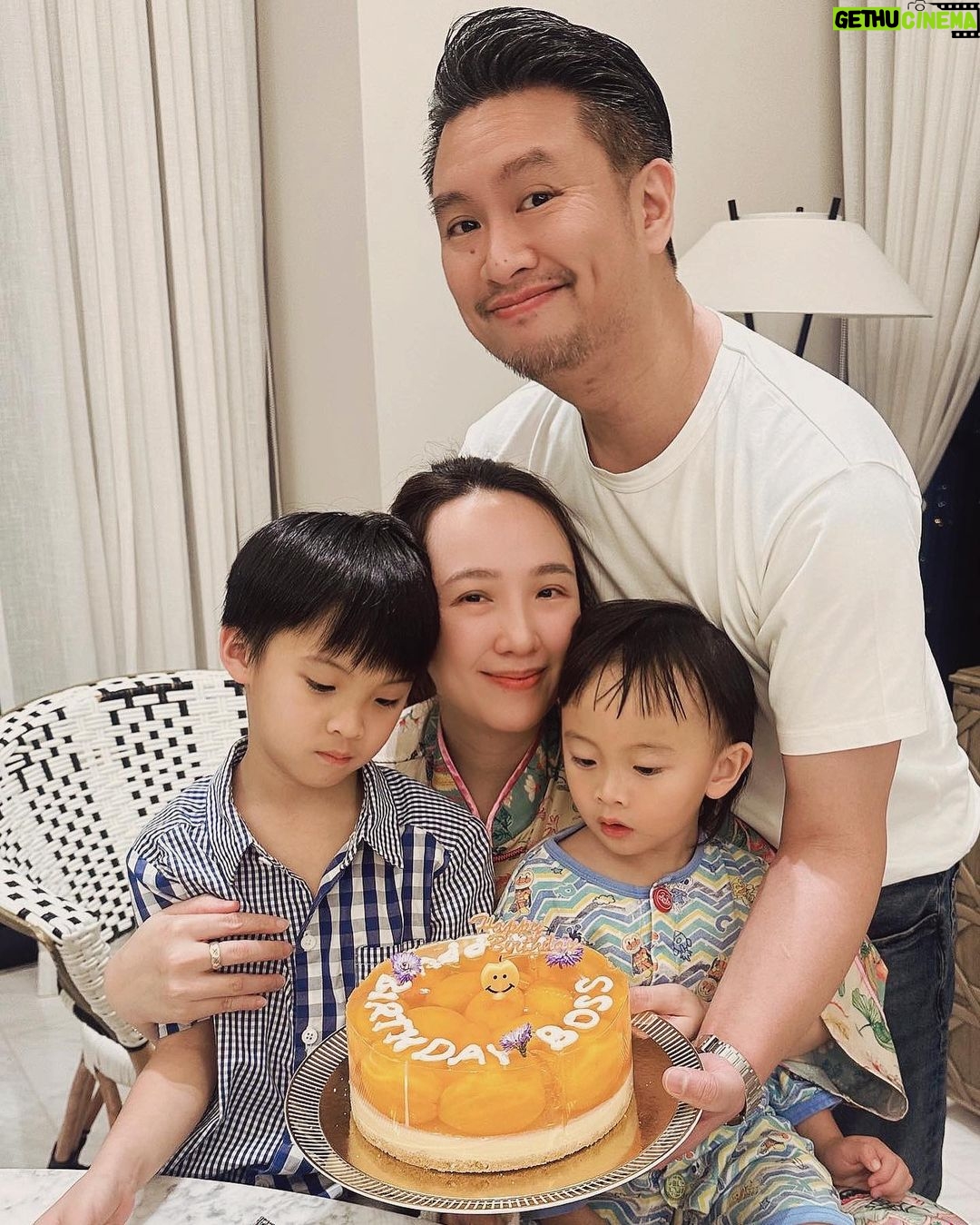Pitchanart Sakakorn Instagram - Happy B Fam ♥️🎂🫶🏻🎉 กินข้าวเป่าเค้กที่บ้านตลอดทั้งเดือนนี้! @big_akarawatt @boss_nattanee @thebank_ros 🎂🎂🎂