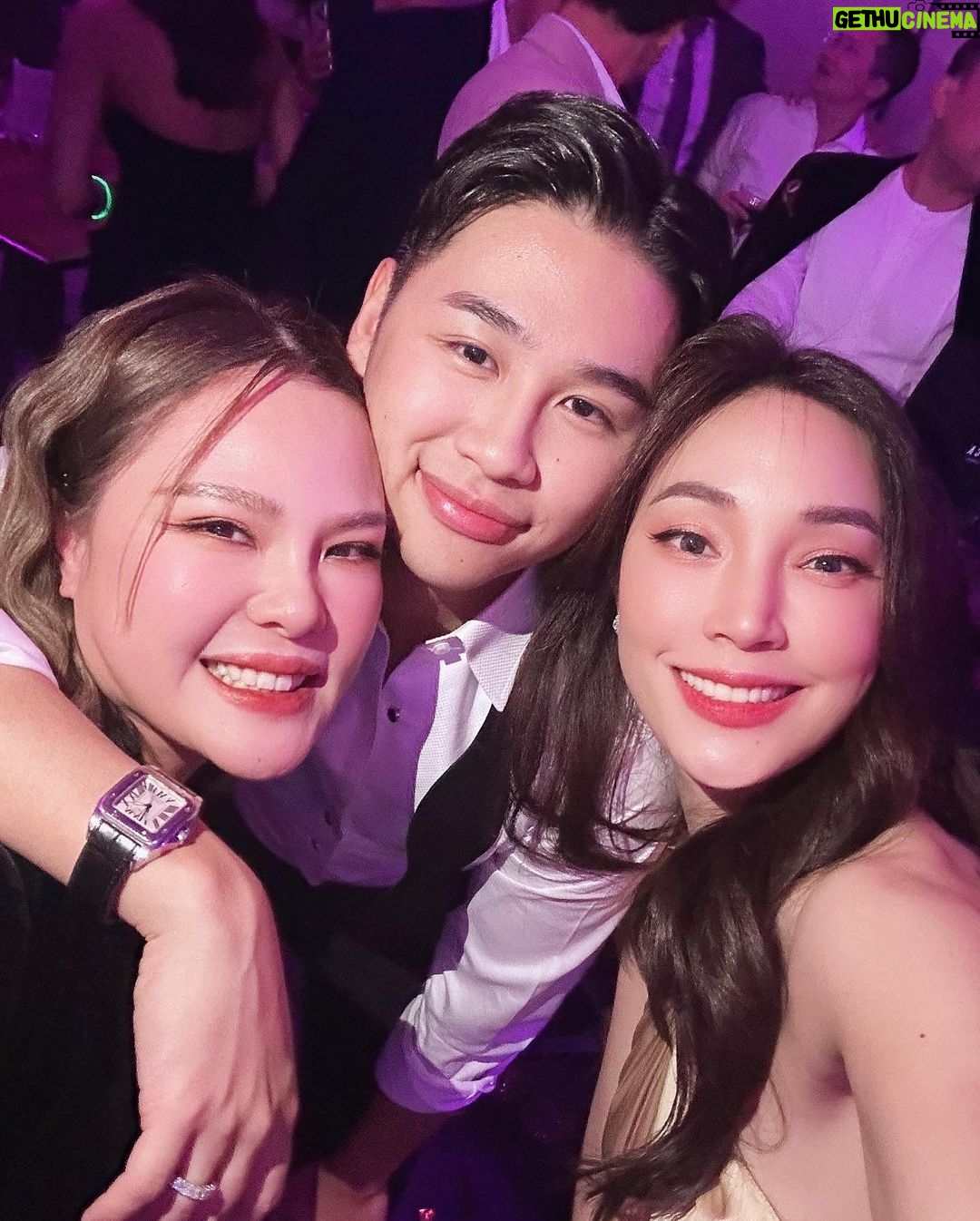 Pitchanart Sakakorn Instagram - Big congrats to our Adam♥️💍👰🏻♀️🎉🎉🎉 @ckadamm #mrandmrskhu Park Hyatt Bangkok
